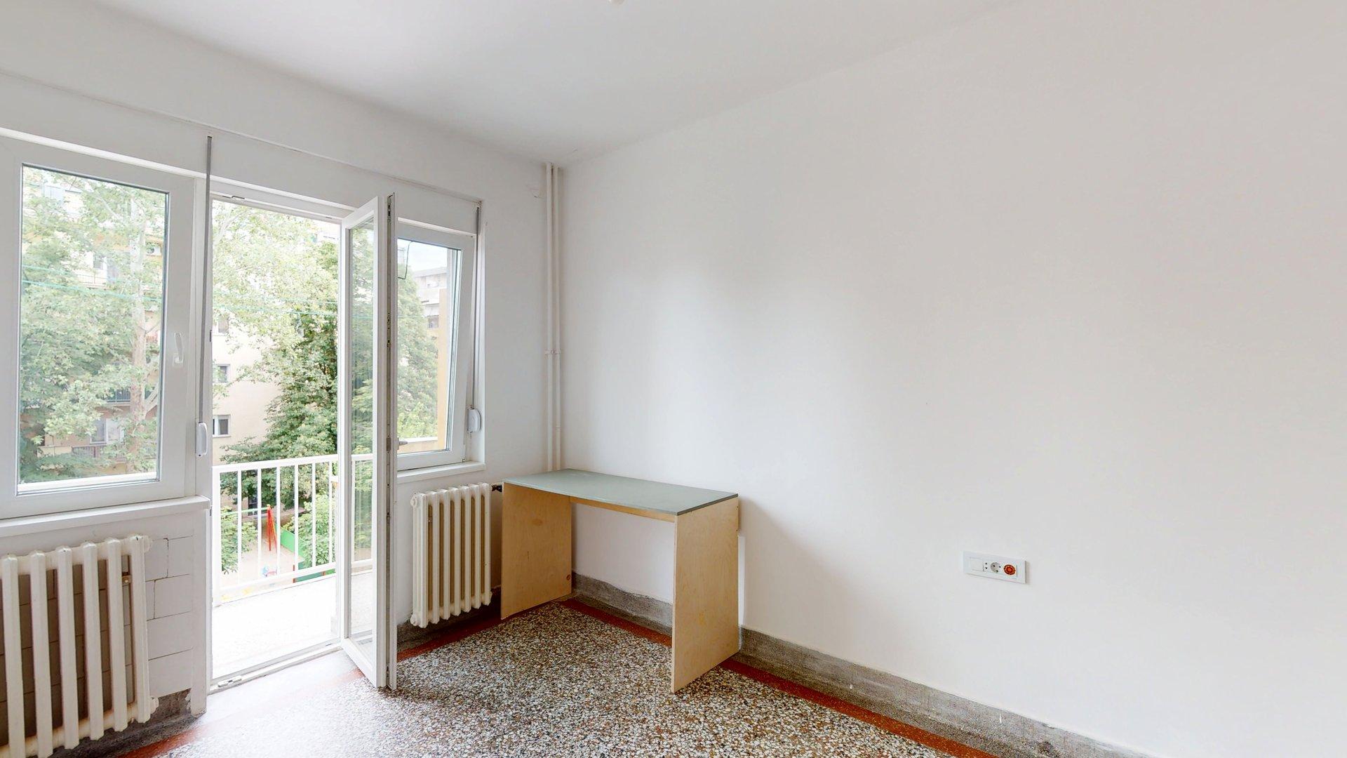 Renoviran trosoban stan na Keju Novi Sad 4