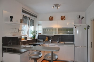 Dvosoban stan za izdavanje  Vladimira Popovića Park apartmani  1 000   80m² 4
