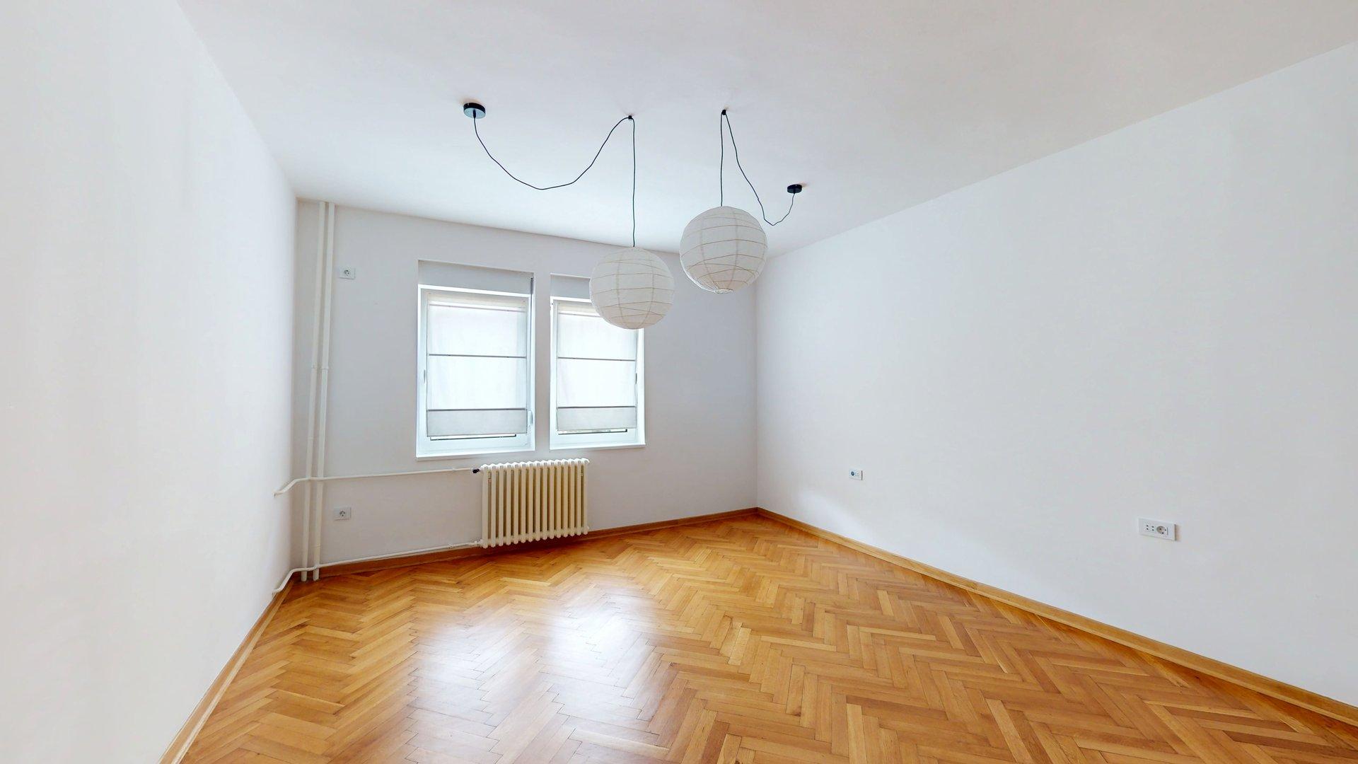 Renoviran trosoban stan na Keju Novi Sad 3