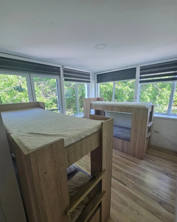 Hotel u samom centru Odzaka 9 jedinica oprema gratis 3