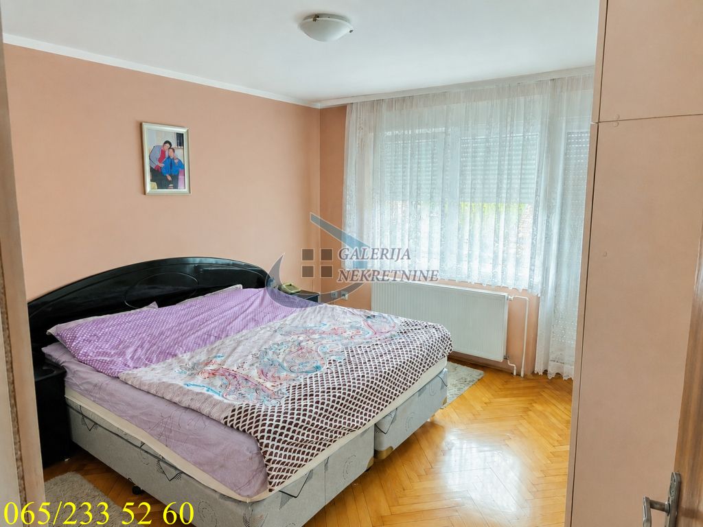 Inđija  Centar   Jovana Popovića 5