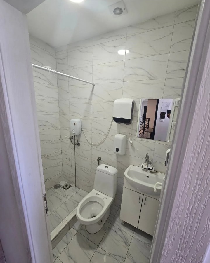 Hotel u samom centru Odzaka 9 jedinica oprema gratis 4