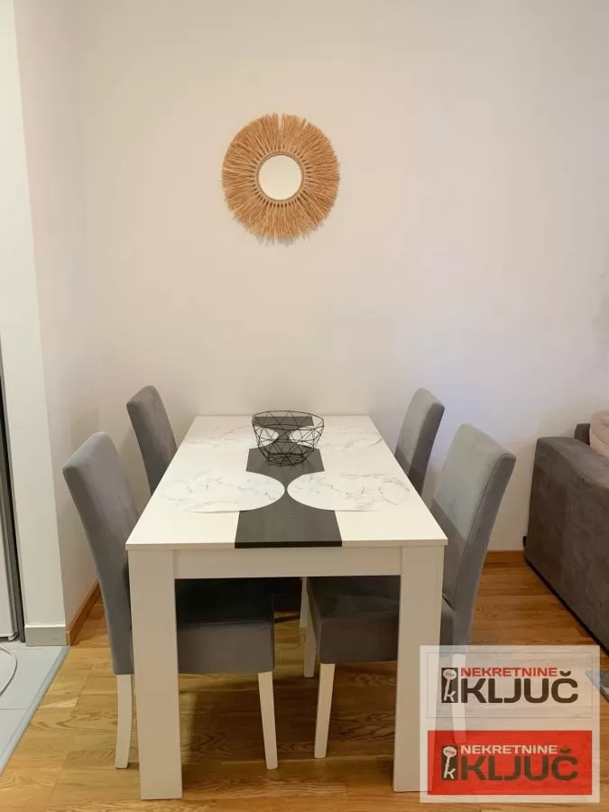 Odlican Moderno opremljen stan na Adamovicevom naselju 4