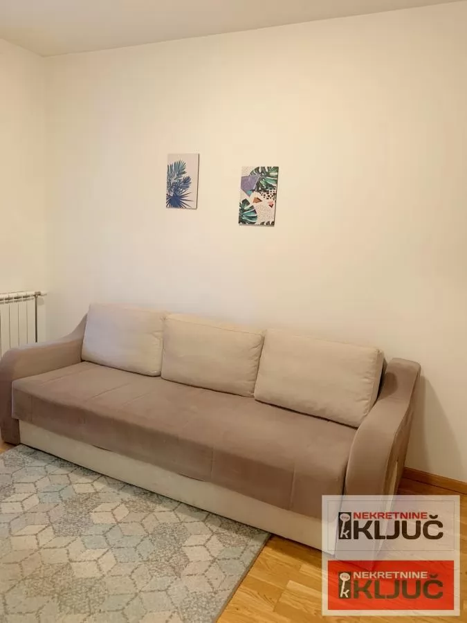 Odlican Moderno opremljen stan na Adamovicevom naselju 7