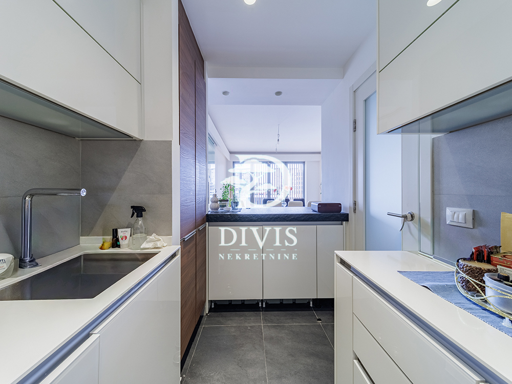 Prodaja 3 0 stan  Omladinskih brigada   West 65 90m² 3