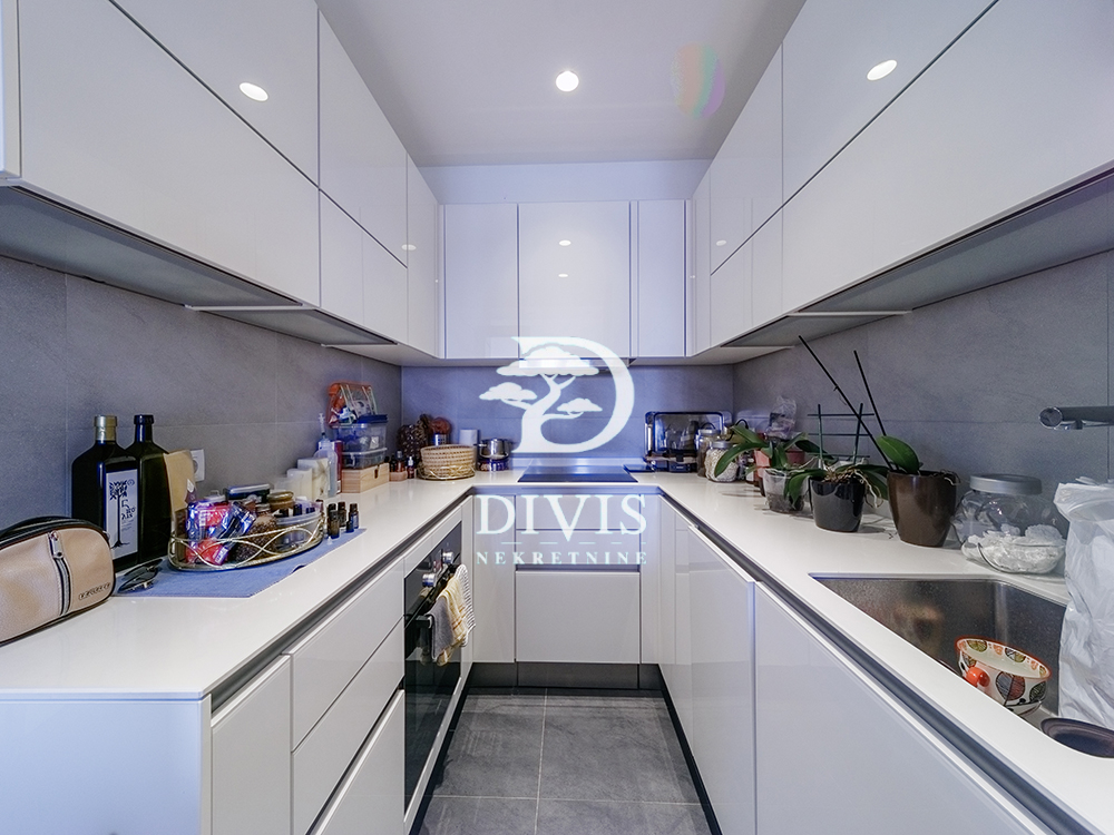 Prodaja 3 0 stan  Omladinskih brigada   West 65 90m² 4
