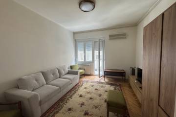 Renoviran 1 5 stan na Vračaru  Hadži Đerina  37m2 1