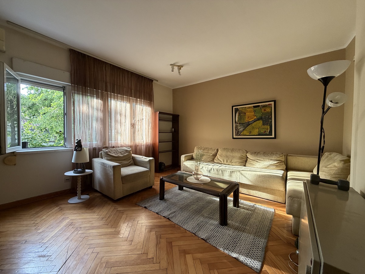 Svetao dvosoban stan u Profesorskoj koloniji  47m2 2