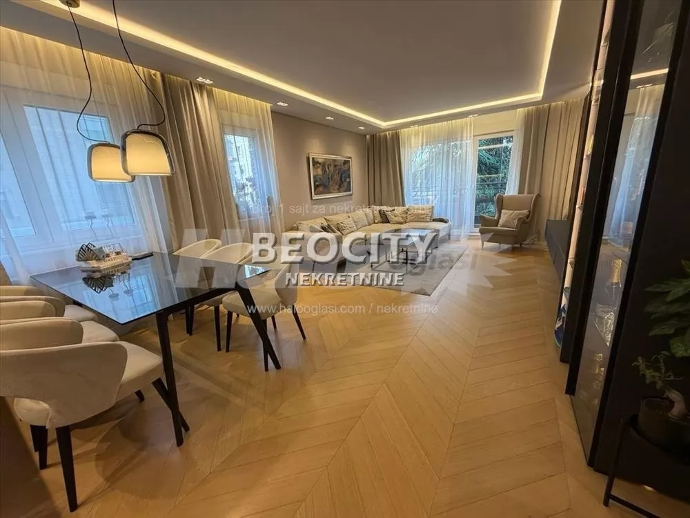 Trosoban stan, 87 m2, Centar, Zvečanska ID: 132281 1