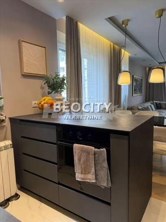 Trosoban stan, 87 m2, Centar, Zvečanska ID: 132281 4