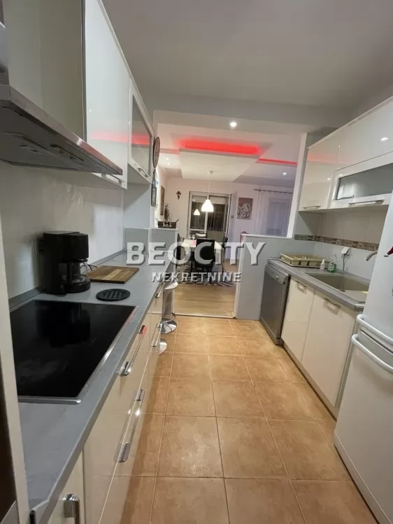 Trosoban stan, 90 m2, Novi Sad, Sociijalno ID: 132441 2