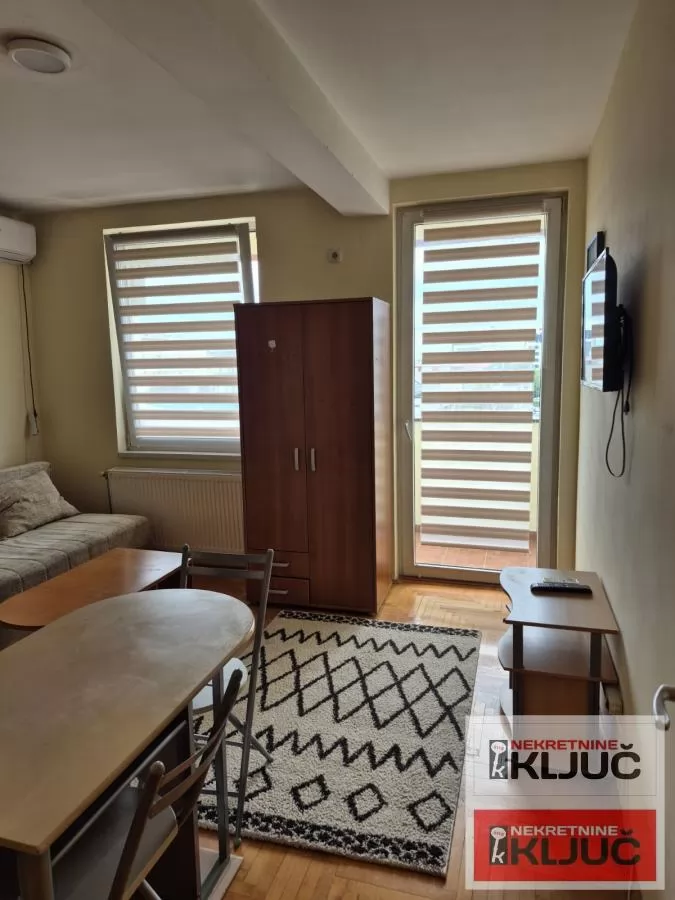 Garsonjera na Keju, Novi Sad, 26 m², 5. sprat 3