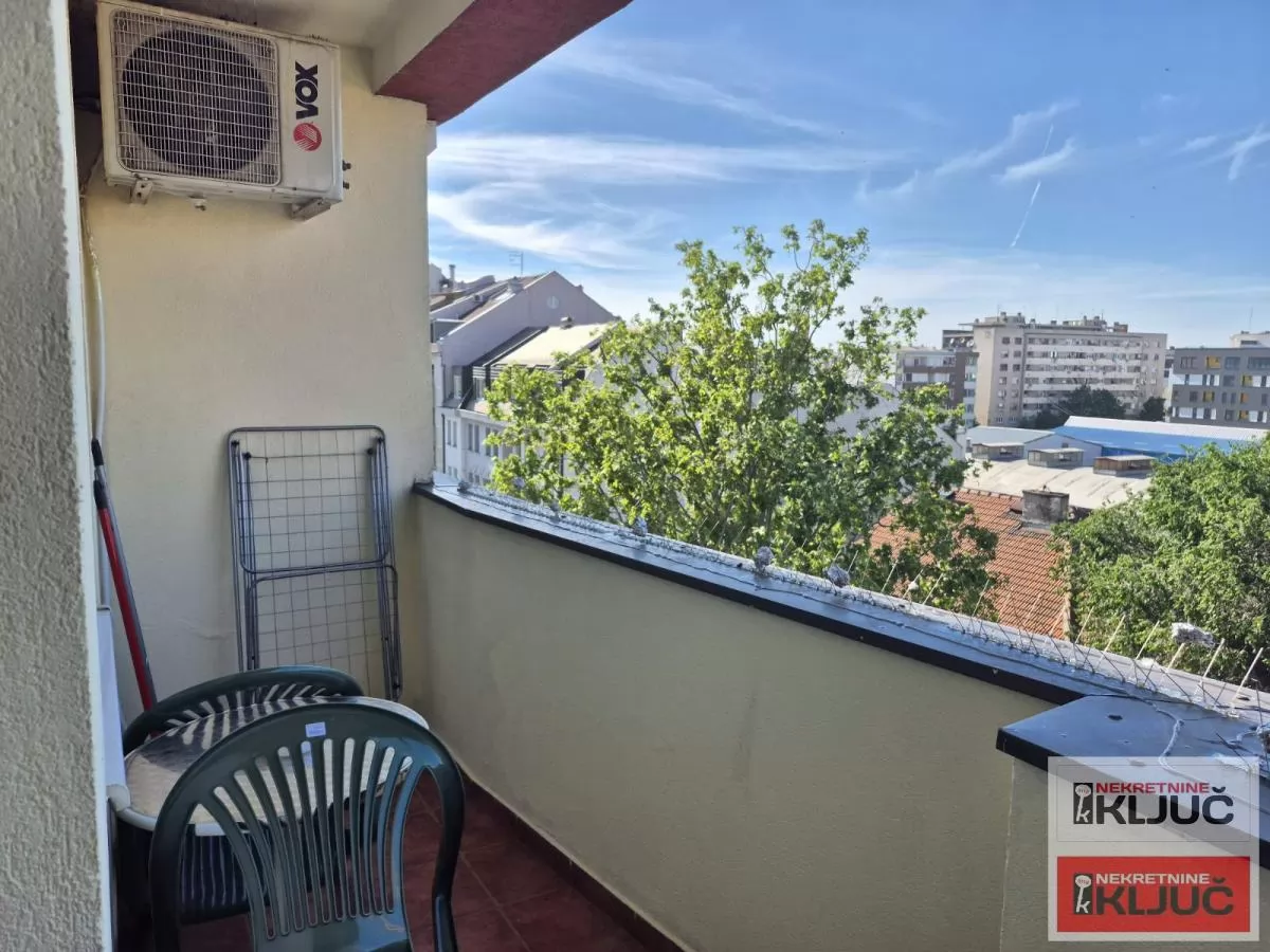 Garsonjera na Keju, Novi Sad, 26 m², 5. sprat 7
