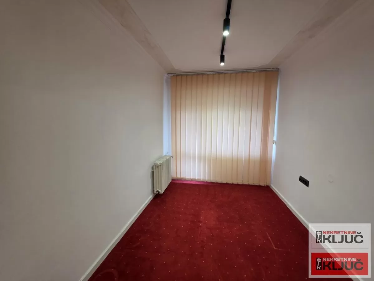 Kod Spensa, 73m2, Troiposoban za poslovni prostor, Useljiv 2
