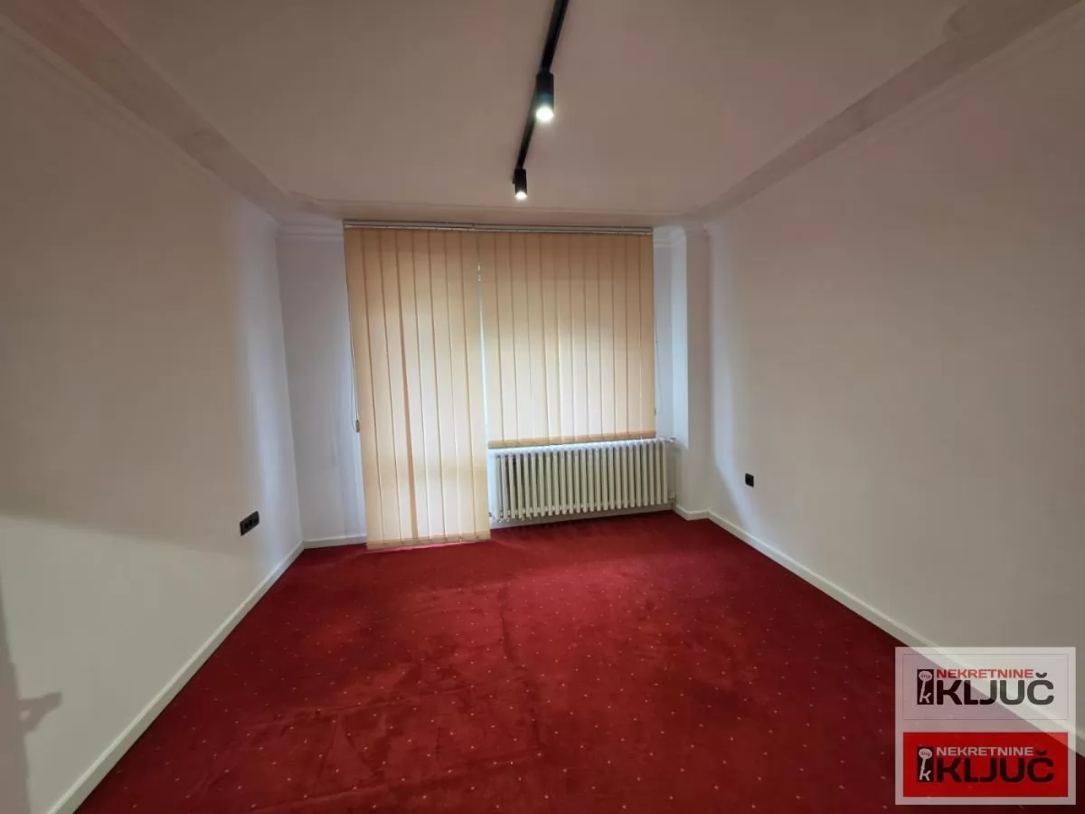 Kod Spensa, 73m2, Troiposoban za poslovni prostor, Useljiv 3