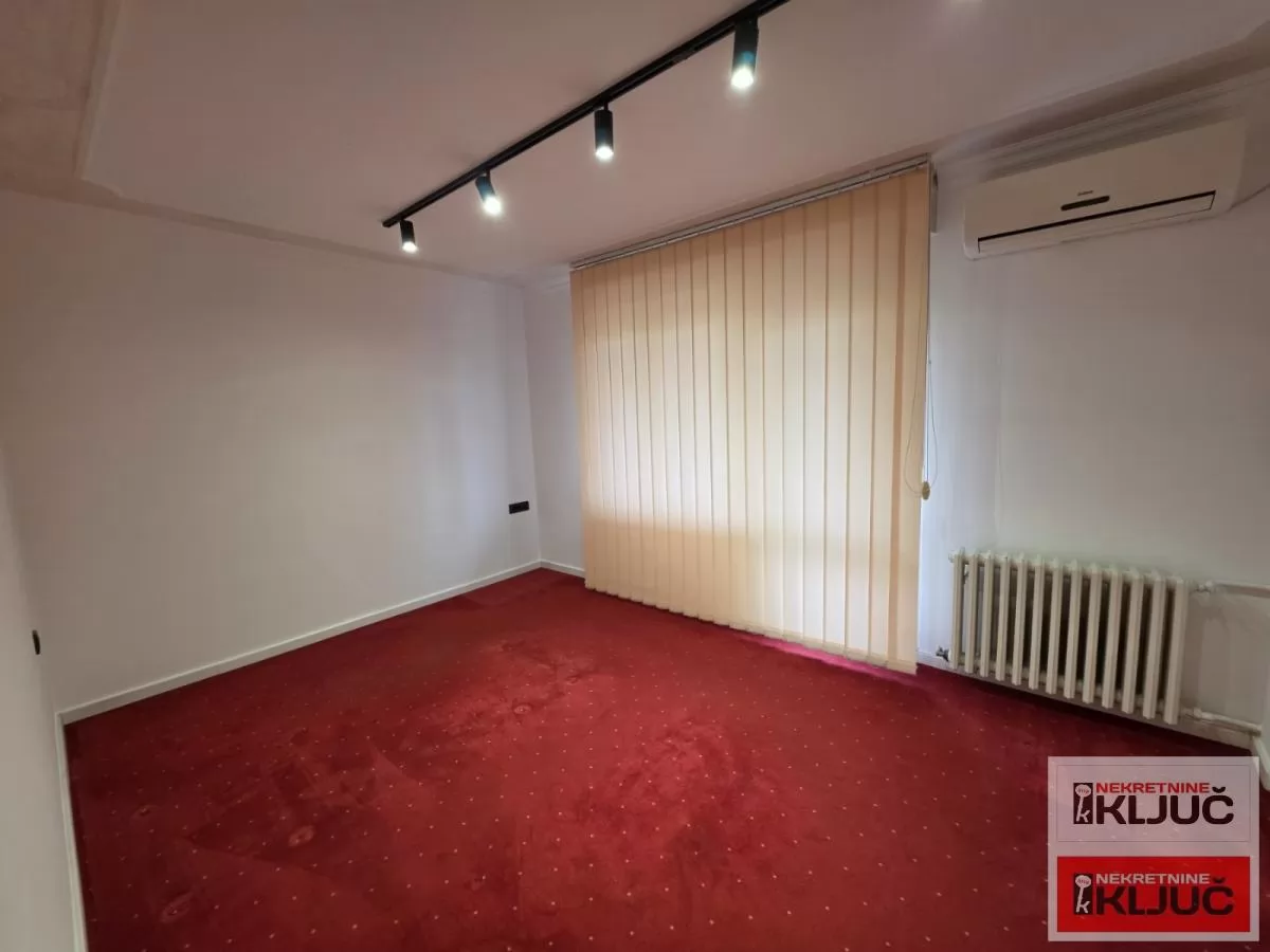 Kod Spensa, 73m2, Troiposoban za poslovni prostor, Useljiv 4