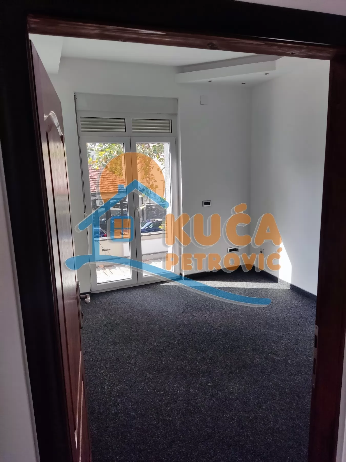 Lokal, 70 m2, Filozofski fakultet, Kralja Stefana Prvovenčanog ID: i-016499 3