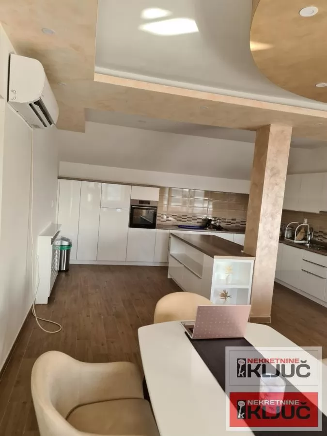 SREMSKA KAMENICA, 170m2, Lux, Četvorosoban, Namešten 10