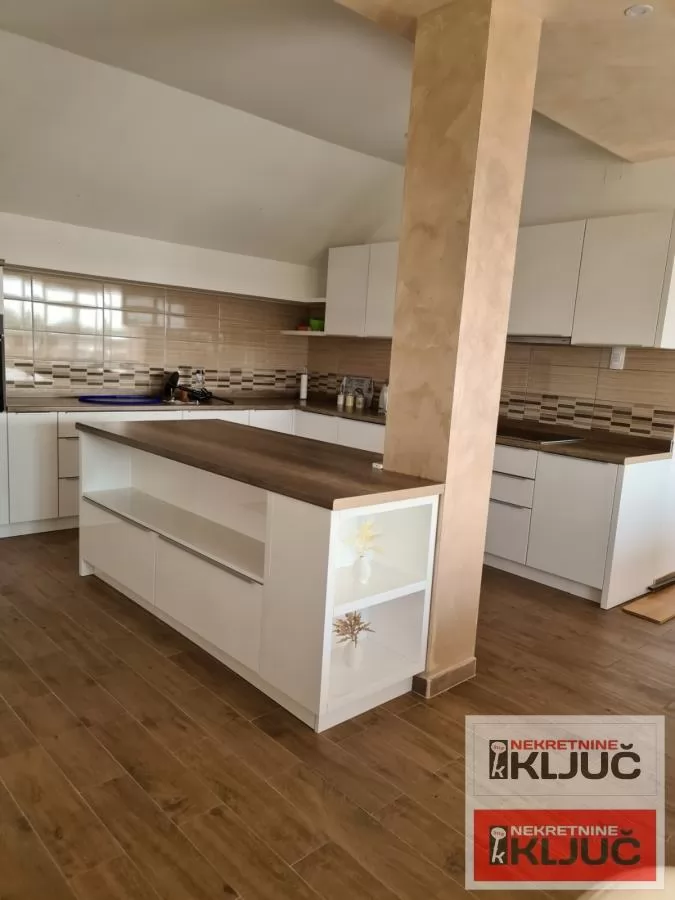 SREMSKA KAMENICA, 170m2, Lux, Četvorosoban, Namešten 9