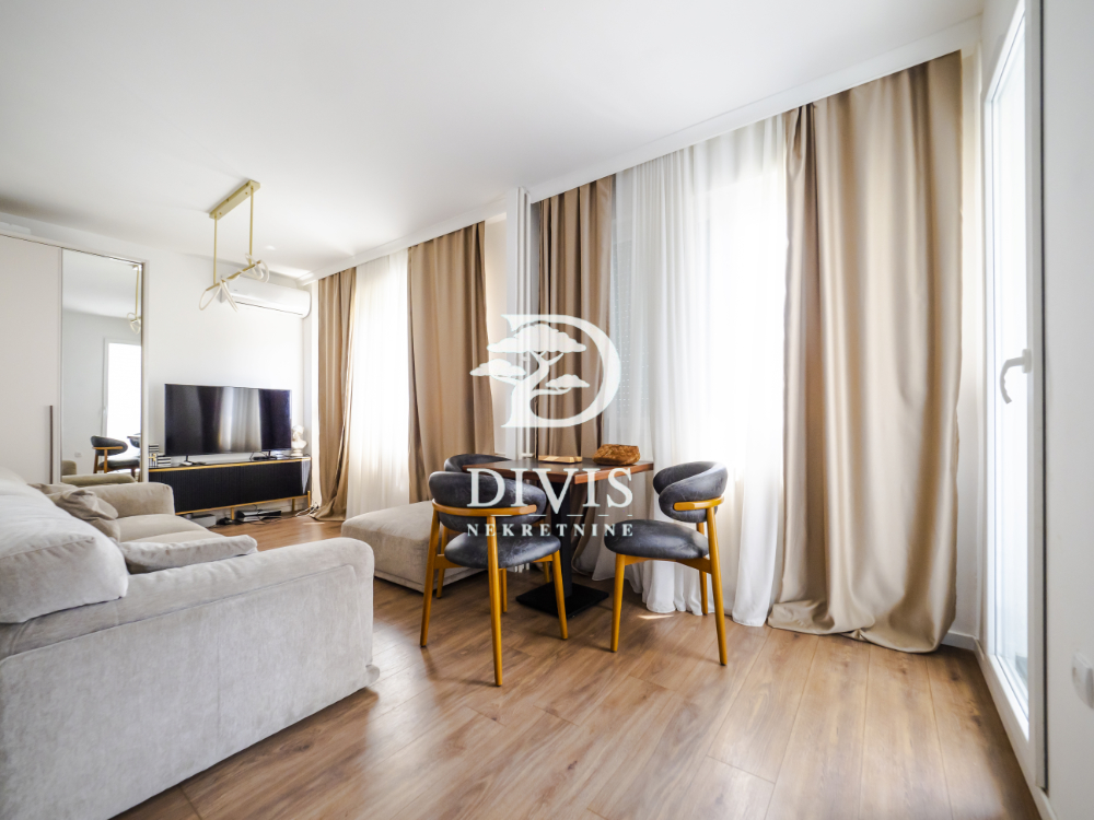 Namešten i renoviran 1 5 stan u Bloku 61  44m2 1
