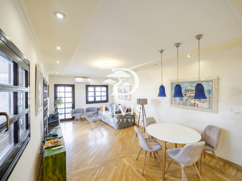 Renoviran dupleks stan kod Hrama Svetog Save  93m2 1