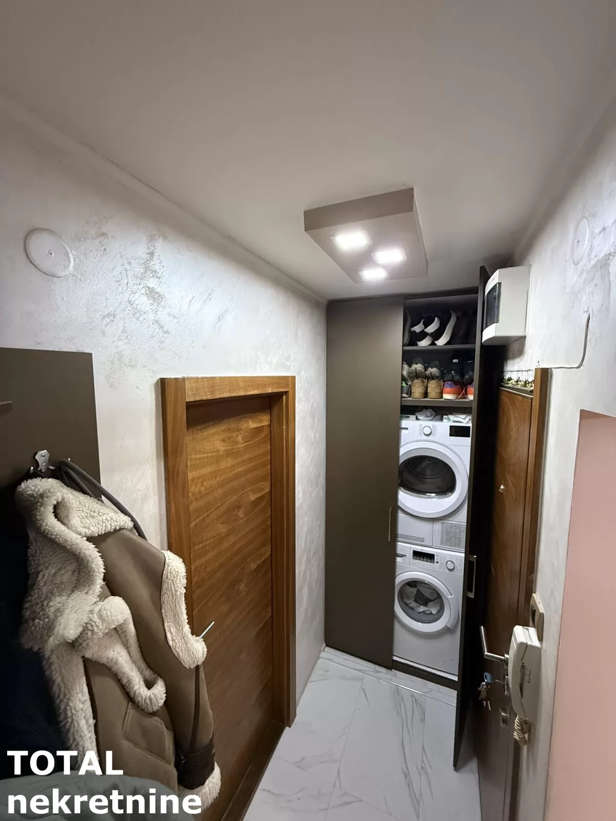 Stan,NOVI SAD,CENTAR,kv: 42.00, € 141000, ID: 1102560 8
