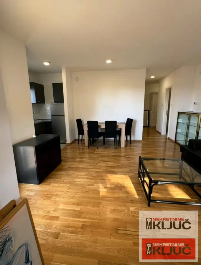 TELEP IZDAJE SE DVOIPOSOBAN NAMEŠTEN STAN SA PARKING MESTOM 20