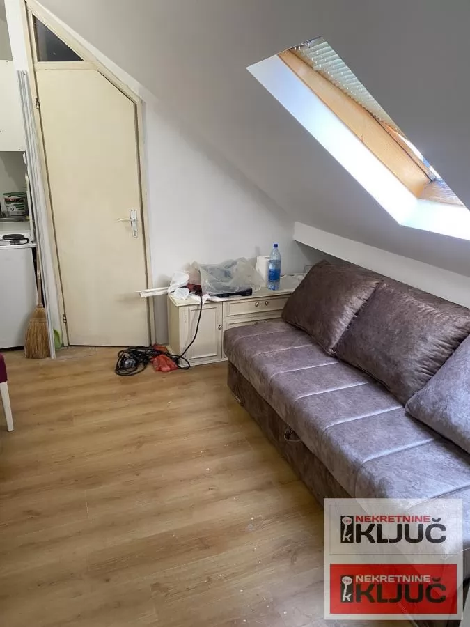 TELEP IZDAJE SE JEDNOSOBAN NAMEŠTEN STAN 2