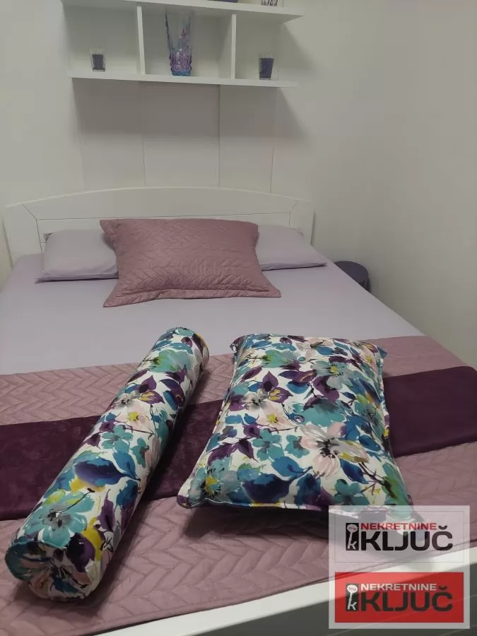 BETANIJA IZDAJE SE DVOSOBAN NAMEŠTEN STAN 12