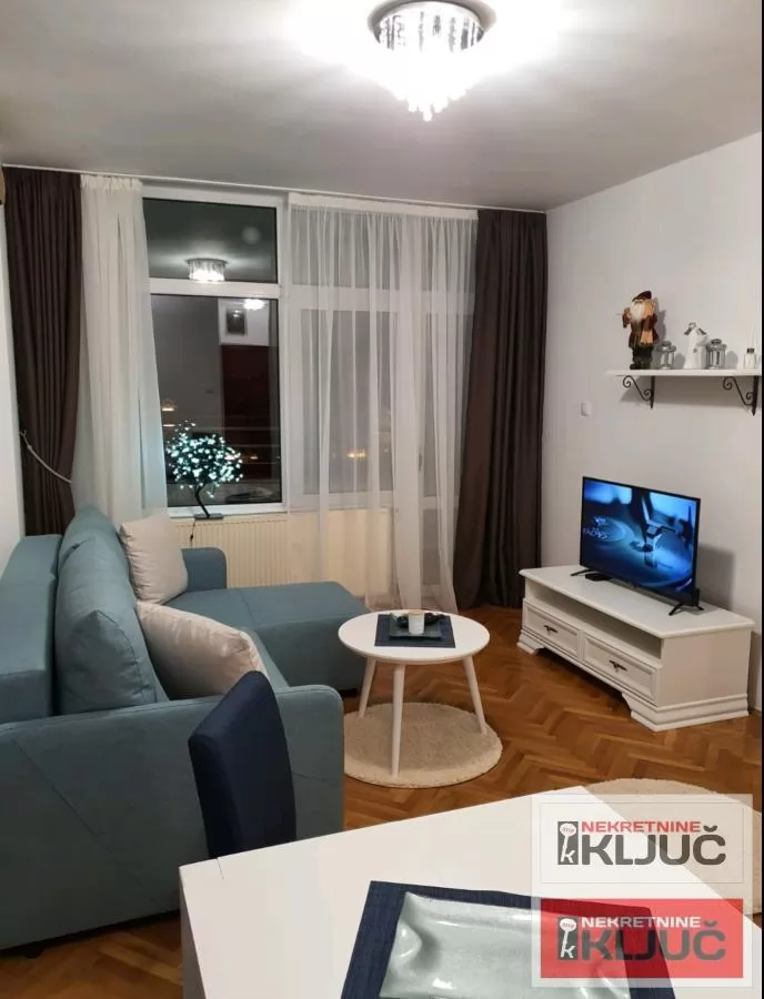 BULEVAR OSLOBOĐENJA IZDAJE SE JEDNOIPOSOBAN NAMEŠTEN STAN 1