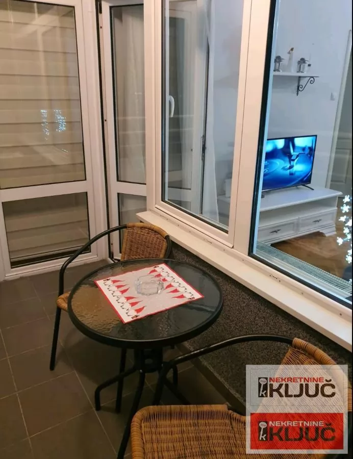 BULEVAR OSLOBOĐENJA IZDAJE SE JEDNOIPOSOBAN NAMEŠTEN STAN 19