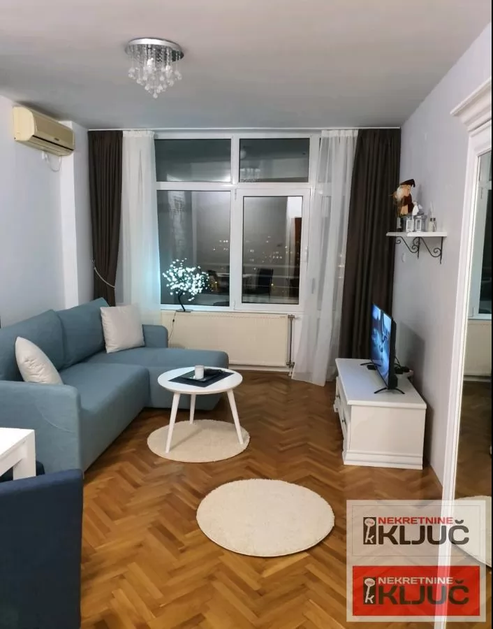 BULEVAR OSLOBOĐENJA IZDAJE SE JEDNOIPOSOBAN NAMEŠTEN STAN 2