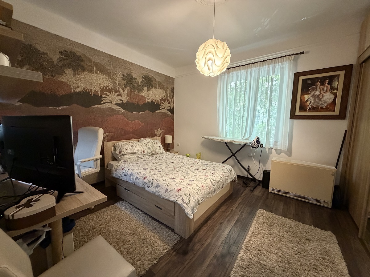 Renoviran 2 5 salonski stan  Profesorska kolonija 3
