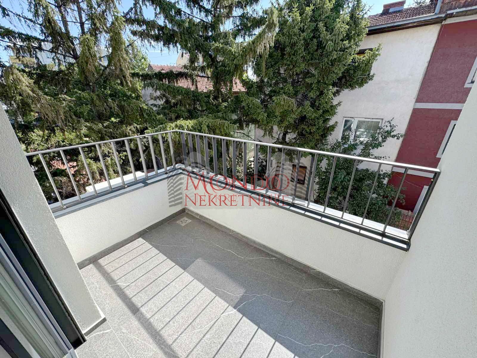Dviposoban stan u novoj zgradi kod Bubanjske pijace i Difa 13
