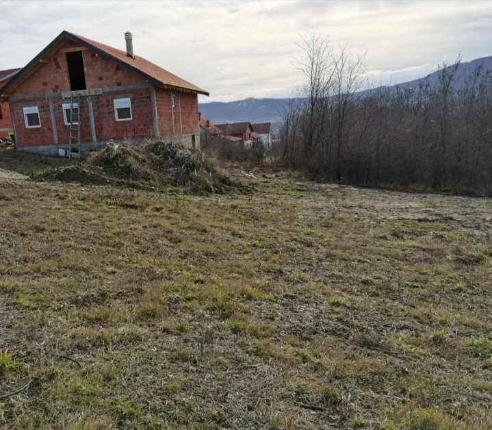 Prodajem plac 8 13ari 1