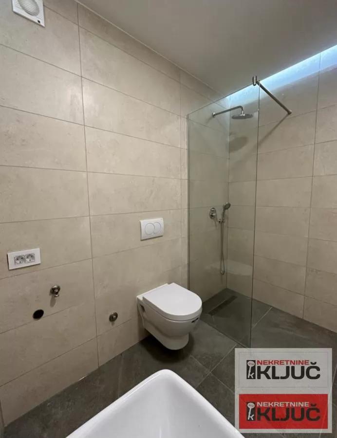 ADICE IZDAJE SE ČETVOROSOBAN DELIMIČNO OPREMLJEN STAN 14