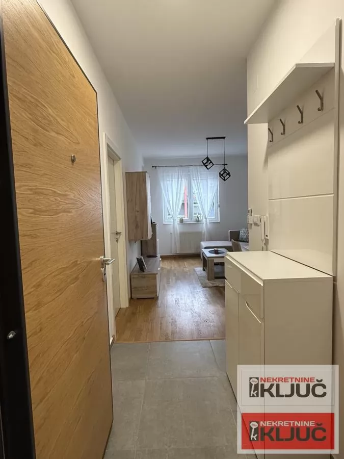 Dvosoban stan 37 m², Bulevar Evrope, Novi Sad, 2. sprat 11