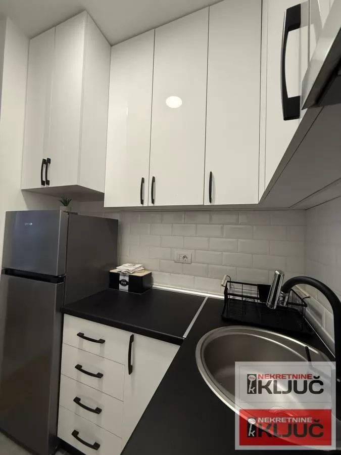 Dvosoban stan 37 m², Bulevar Evrope, Novi Sad, 2. sprat 14