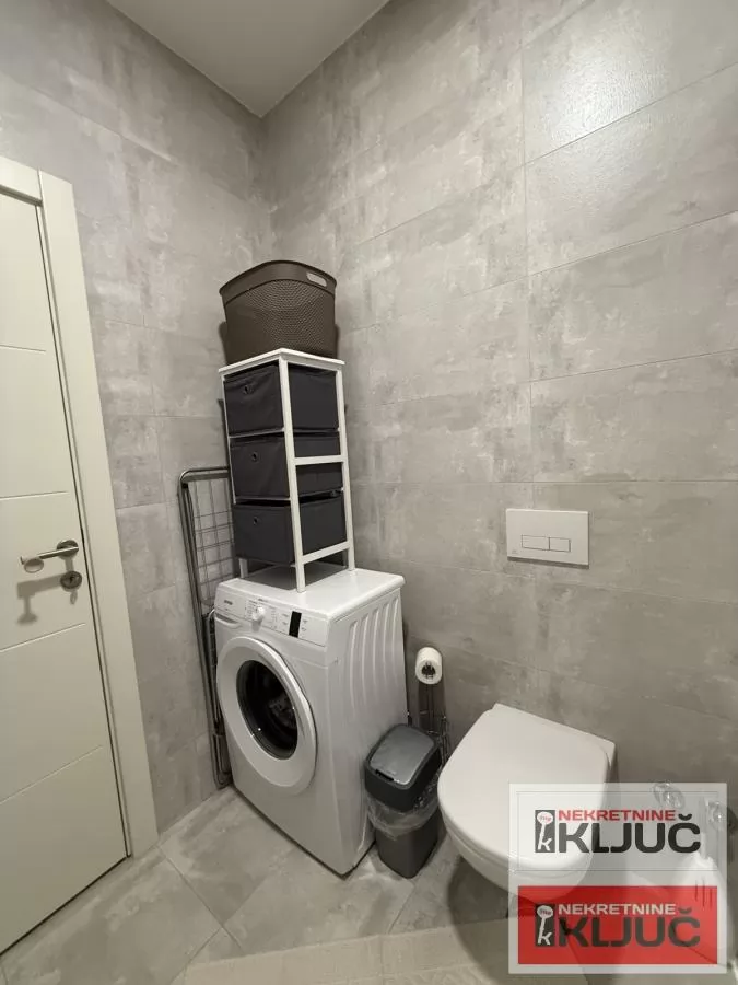 Dvosoban stan 37 m², Bulevar Evrope, Novi Sad, 2. sprat 17
