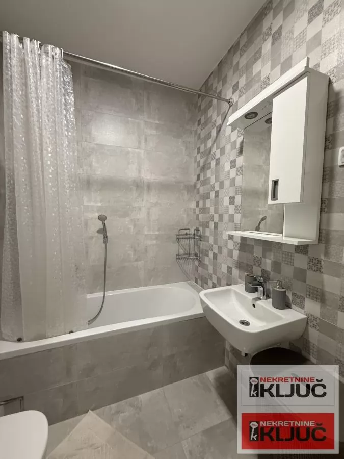 Dvosoban stan 37 m², Bulevar Evrope, Novi Sad, 2. sprat 19