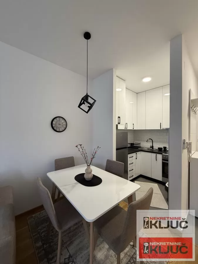 Dvosoban stan 37 m², Bulevar Evrope, Novi Sad, 2. sprat 8