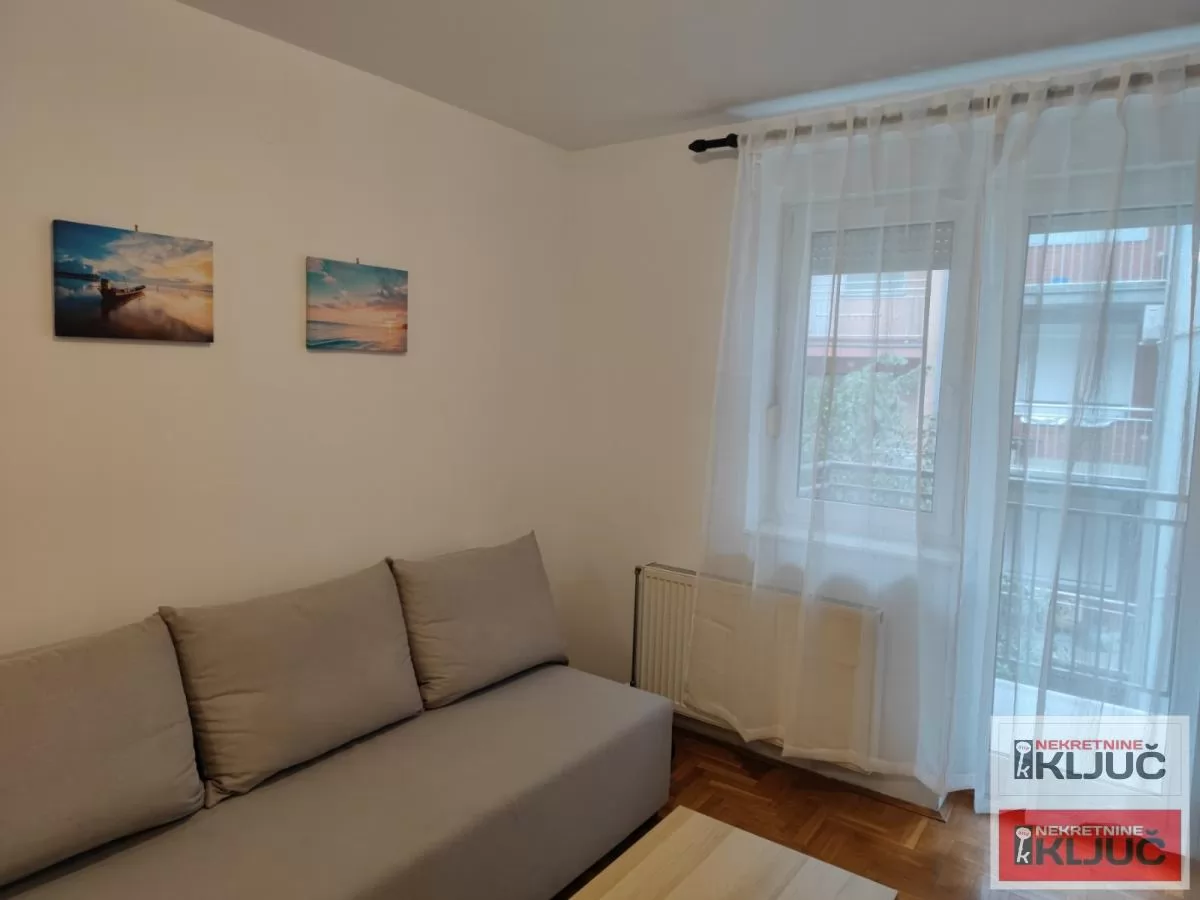 Dobra garsonjera u blizini Spensa,futoske pijace 3