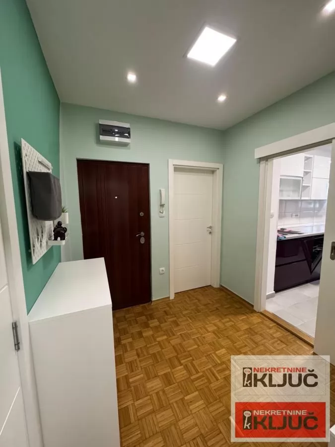 LIMAN 4 IZDAJE SE DVOSOBAN NAMEŠTEN STAN 21