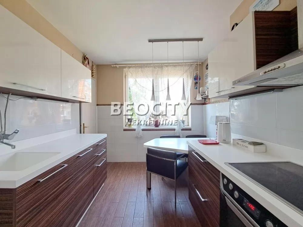 Trosoban stan, 100 m2, Vračar ID: 132579 10