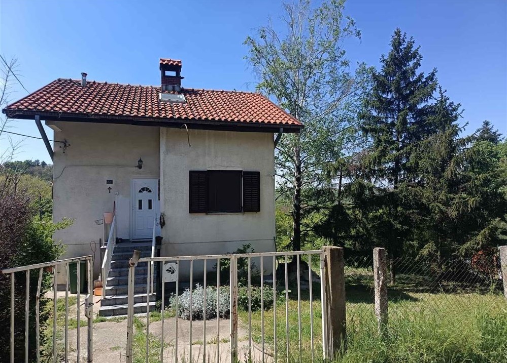 Prodaje se kuca u Grockoj vikend naselje Voloder 1