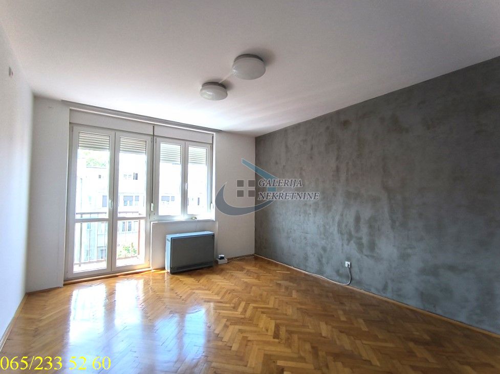Stari Grad  Dorćol   Cara Dušana 68m2 1