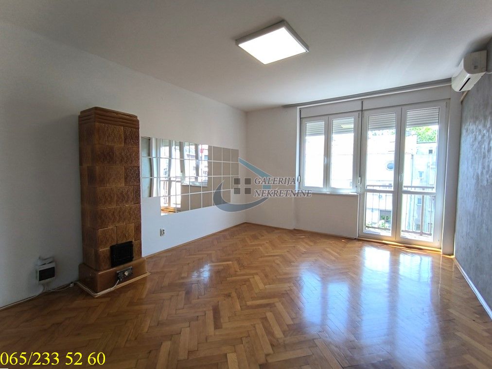 Stari Grad  Dorćol   Cara Dušana 68m2 3