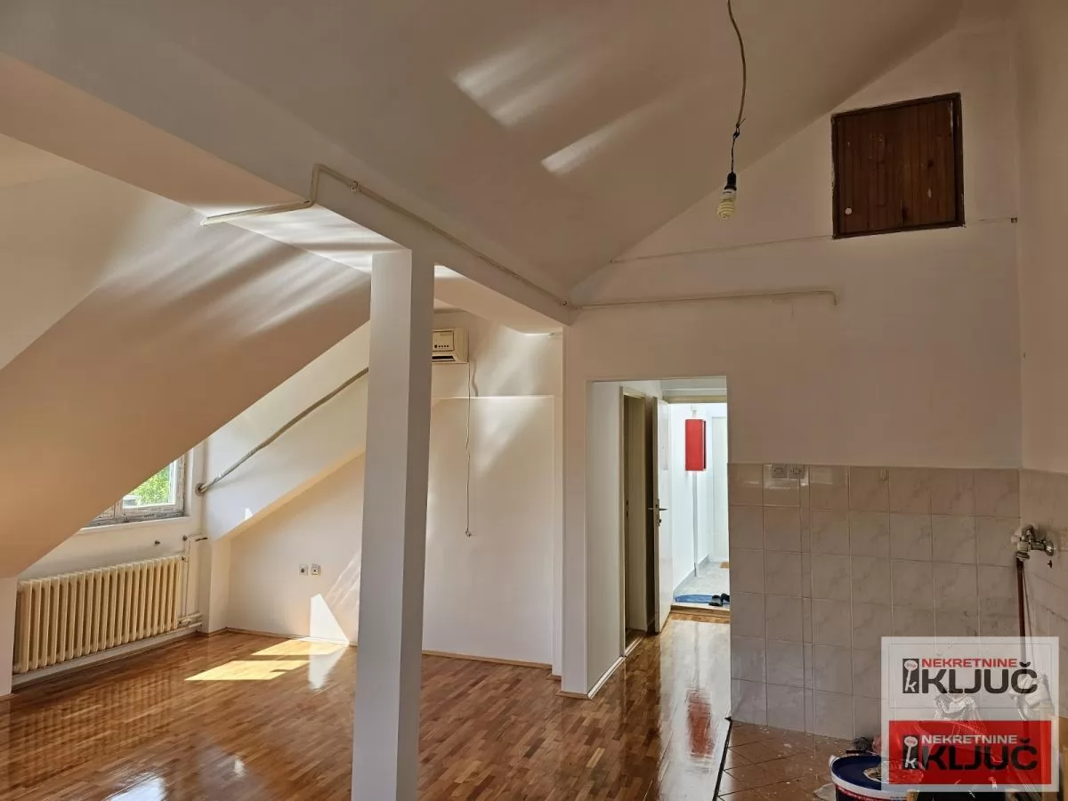 DETELINARA, 37m2, Jednoiposoban, Useljiv 2