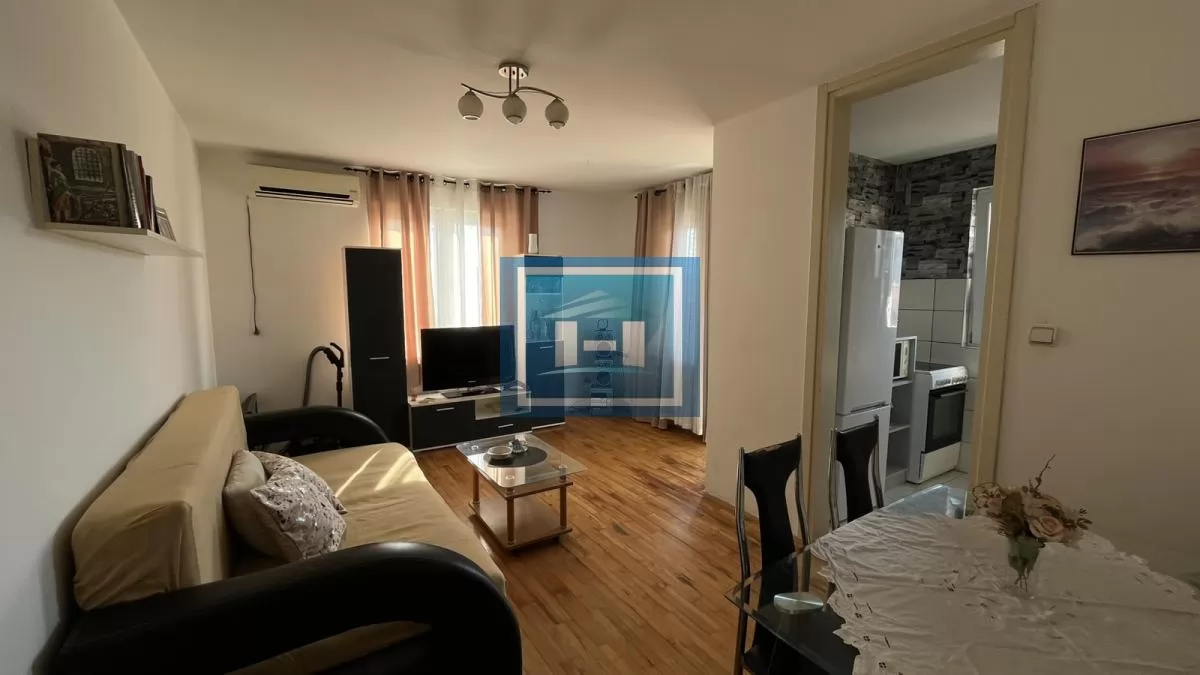 55m2 na super lokaciji u Jagodini 2