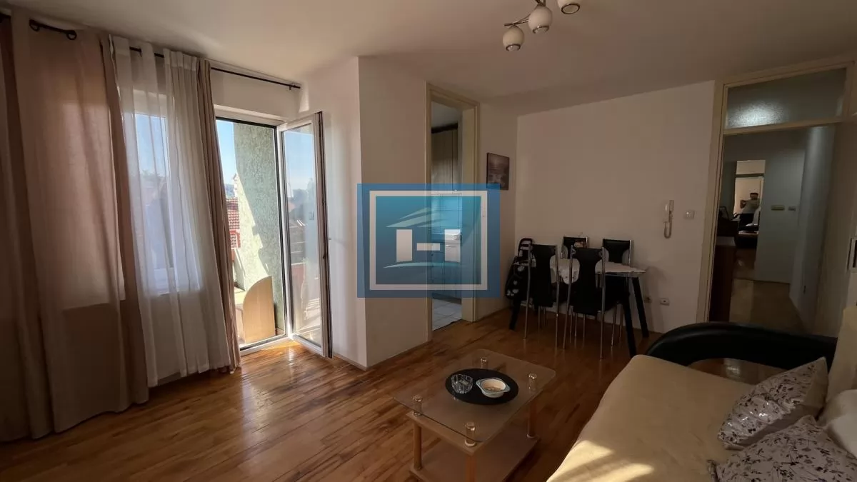 55m2 na super lokaciji u Jagodini 3